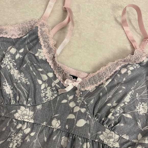 Laura Ashley Sleep Top - Picture 2 of 5